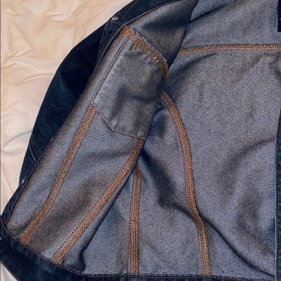 (SOLD) Gap Jean jacket - Picture 3 of 5